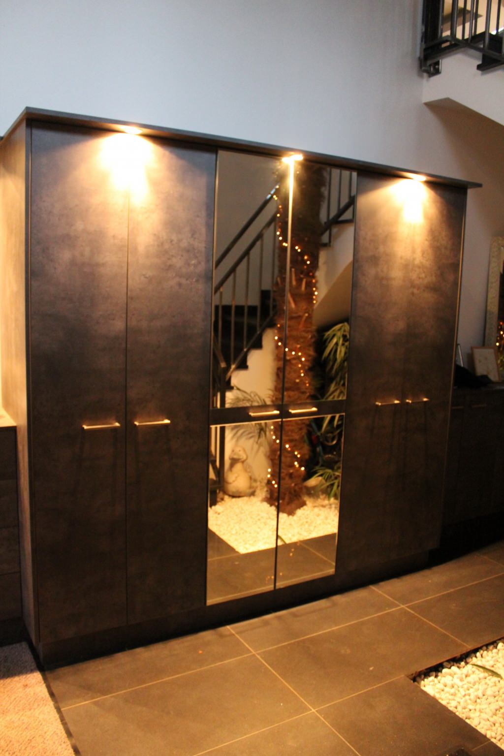 placards entrée - miroirs + spots -design beton-Lynium -Nancy